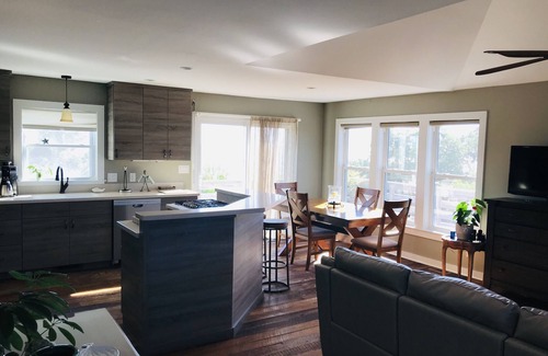 Avon House | Quiet~Secluded~King Beds~Pvt Beach~Dogs Love~Fenced yard Book 2026 Discount now!