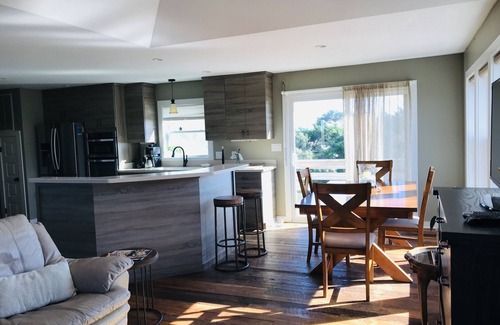 Avon House | Quiet~Secluded~King Beds~Pvt Beach~Dogs Love~Fenced yard Book 2026 Discount now!