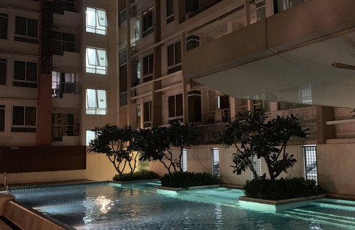 Ratchadaphisek Condo | Quiet & Secluded Urban Sanctuary for 2