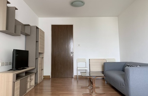 Ratchadaphisek Condo | Quiet & Secluded Urban Sanctuary for 2