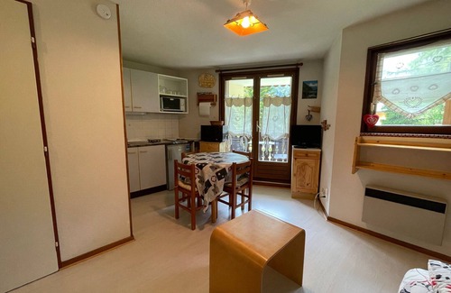 Abondance Apartment | Quiet Studio for 4 with Balcony in Abondance