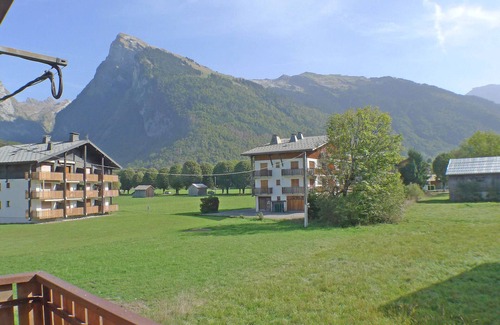 Samoens Apartment | Quiet T3 with balcony, parking and storage 500m from center