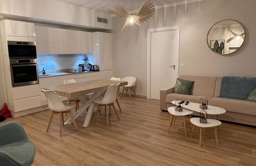 Carre d'Or Apartment | Quiet Top floor apartment with direct access to the Promenade des Anglais