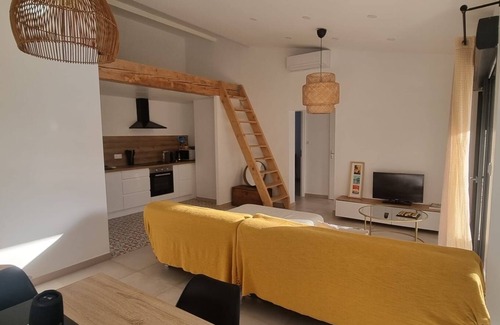 Sausset-les-Pins House | Quiet town house, close to the sea and shops.