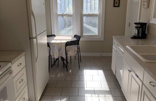 Kingfield Apartment | Quiet upper unit close to Uptown -Close to Lakes and downtown
