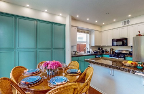 Vista House | Quiet Villa on Cul-de-Sac with Park-Like Backyard, Grill & Alfresco Dining