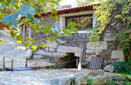 Molares Cottage | Quinta da Chouza AGROTURISM and ENOTURISM MOINHO G - Private beach - Free Wifi
