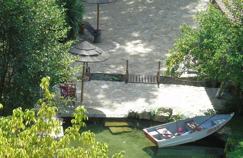 Molares Cottage | Quinta da Chouza AGROTURISM and ENOTURISM MOINHO G - Private beach - Free Wifi