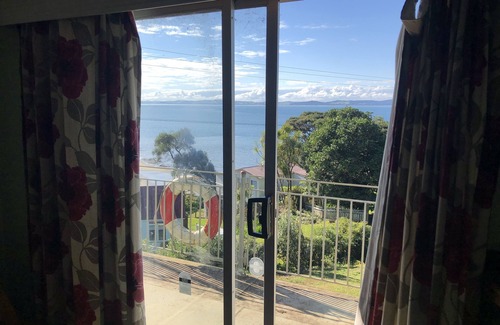 Pouto House | Quintessential kiwi bach