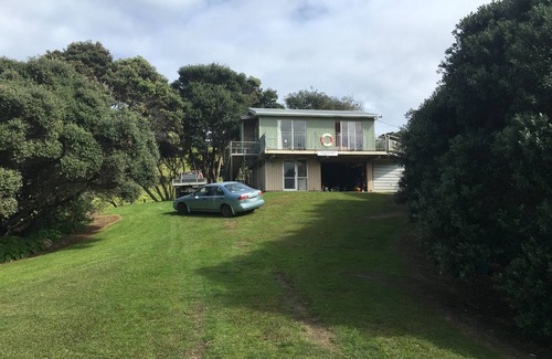 Pouto House | Quintessential kiwi bach