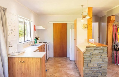 Wanaka House | Quintessentially Kiwi on Aubrey
