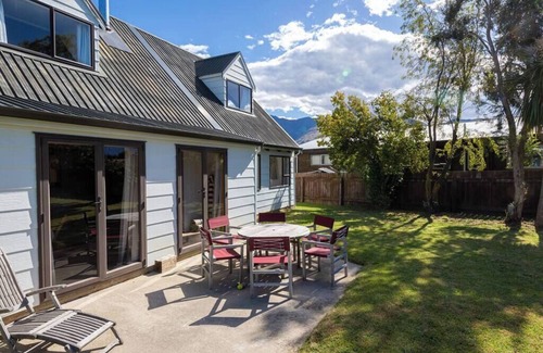 Wanaka House | Quintessentially Kiwi on Aubrey