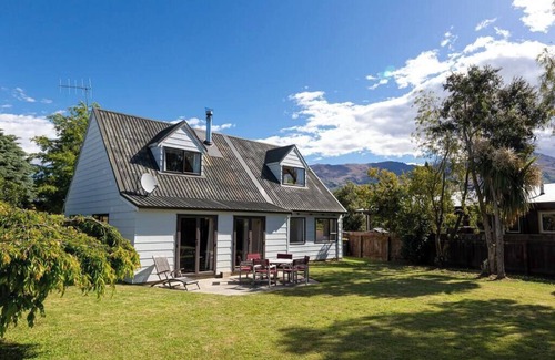 Wanaka House | Quintessentially Kiwi on Aubrey
