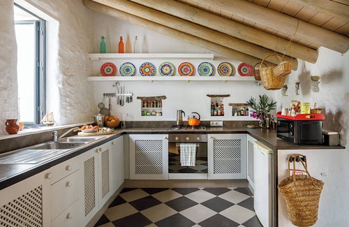 Sanlucar de Guadiana House | Quirky spacious village house with plunge pool and outdoor cinema