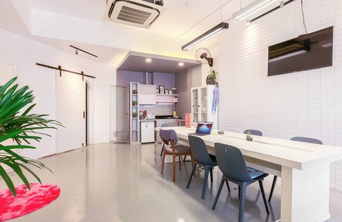 Embassy District Hotel | Quite Grove Hotel