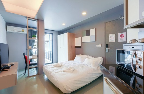 Embassy District Hotel | Quite Grove Hotel