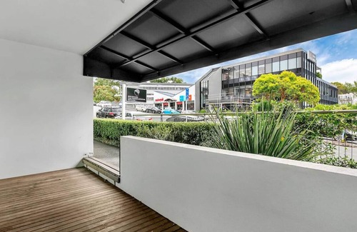 Freemans Bay Apartment | QV City Fringe with Carpark (890)