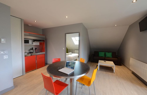 Alleuze Apartment | Résidence Apparten Ville Appartement 6 Personnes