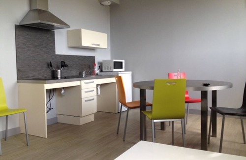 Alleuze Apartment | Résidence Apparten Ville Appartement 6 Personnes