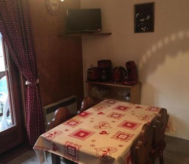 Valloire Apartment | Résidence Betelgeuse - Studio cabine 3 personnes exposé est MAE-7844