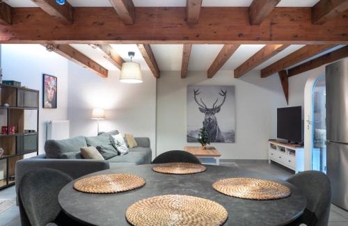 Marlenheim Apartment | Résidence de 80 m2 avec balcon & cour alsacienne - début Route des Vins