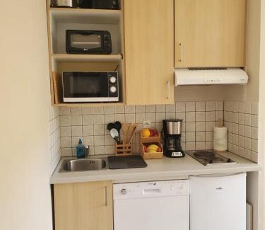 Cerbere Apartment | Résidence les aloès T2 , idéal 2 adultes 2 enfants à 2 minutes de la mer