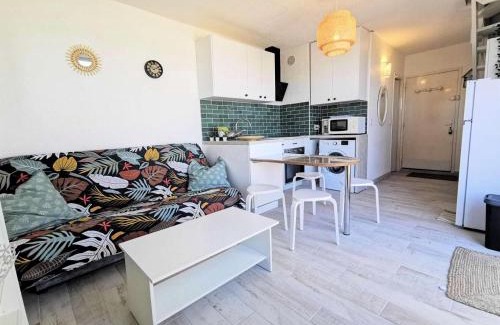 Port Leucate Apartment | Résidence Les Nefs Des Sables - APPT T2 CAB OU MEZZ 6 couchages PORT LEUCATE. Réf: 2NEF 45K4 MAE-5304