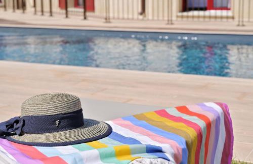 Oletta Villa | Résidence Les volets rouges - Duplex de standing avec piscine