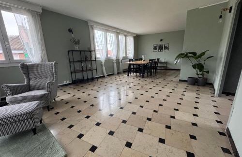 Le Marais Apartment | Rétro Lomme