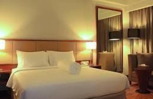Lubuk Baja Apartment | R 1162 Siska’s Superior Room With Break Fast, Pool View & Electronic Locks