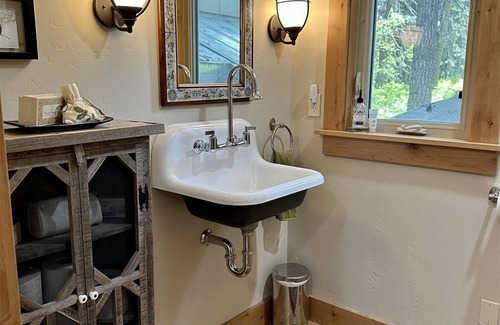 McCall House | R & R in the Pines Beach Access & Private Spa
