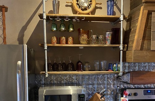 Cle Elum House | R & R Retreat - 2 houses, 1 trailer hook up. Bring your dogs & horses!