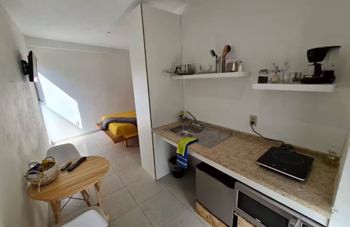 Zapopan House | R1 Acogedor Cuarto en Arboledas entrada independie