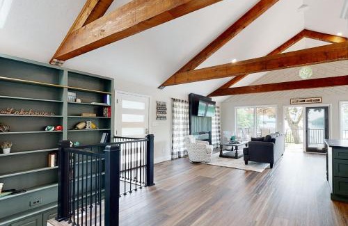 Rocky Mount House | Raccoon Hollow Hideaway