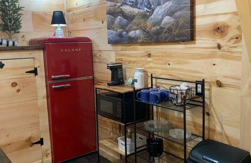 Dunlap Cabin | Raccoon Lodge at Coops Creek Cabins