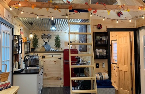 Dunlap Cabin | Raccoon Lodge at Coops Creek Cabins