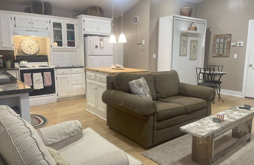 Walden Cottage | Rachel's Place is a place of quiet rest yet close to all the attractions.