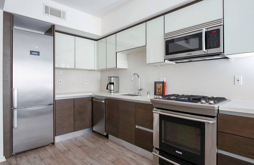 Westwood Apartment | Rad Westwood 1BR w/W/D, rooftop, walk to Century City by Blueground