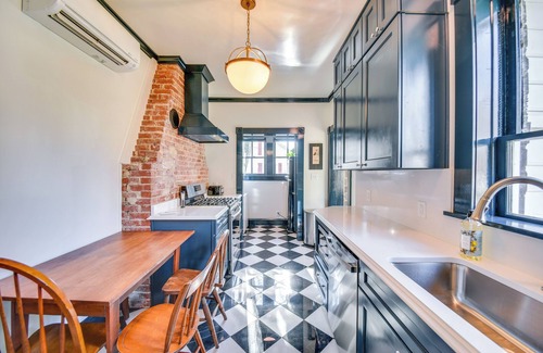 Zanoni House | Radiant Gloucester House w/Private Porch!