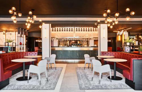 Heathrow Villages Hotel | Radisson Hotel and Conference Centre London Heathrow