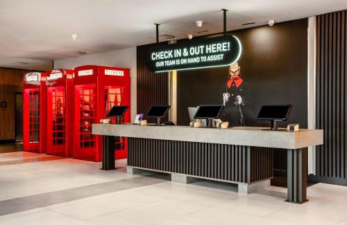 Heathrow Villages Hotel | Radisson Hotel and Conference Centre London Heathrow