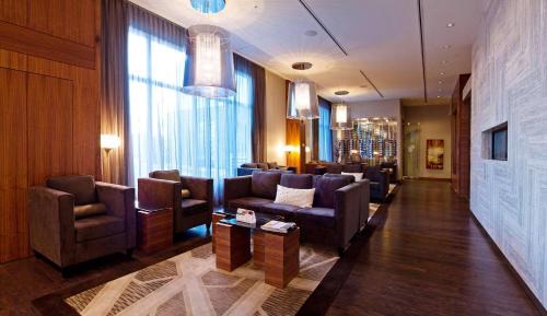 Calgary Hotel | Radisson Hotel & Conference Centre Calgary Airport