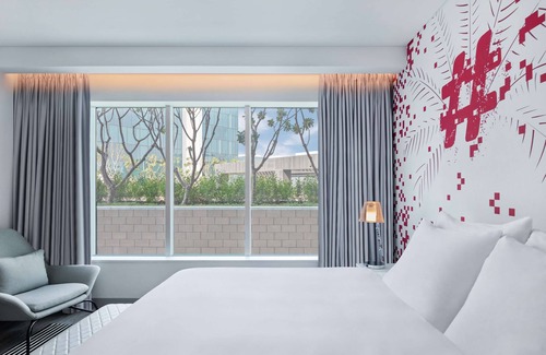 Dubai Hotel | Radisson Red Dubai Silicon Oasis