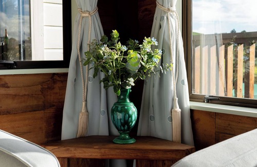 Raglan Cabin | Raglan's Tranquil Garden Retreat at Moa Stone Estate