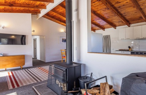 Raurimu House | Railside Chalet - Raurimu Holiday Home