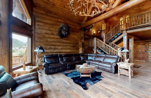 Rio Vista Estates House | Railway River Retreat RRR