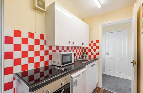 Chapel Saint Leonards Cottage | Rainbow Bungalow 1 - UK39809