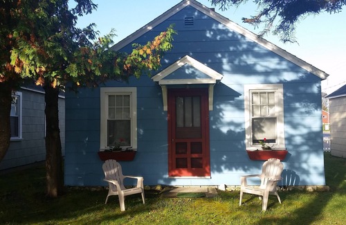 Cedarville Cabin | Rainbow Cabins (Blue Cabin #2)