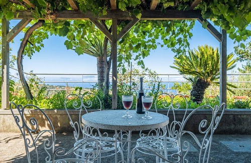 Lombada Velha Cottage | Rainbow Cottage by Madeira Sun Travel