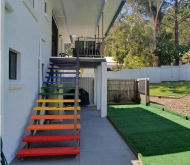 Rainbow Beach House | Rainbow Stairs - Rainbow Beach - Aircon - Wifi